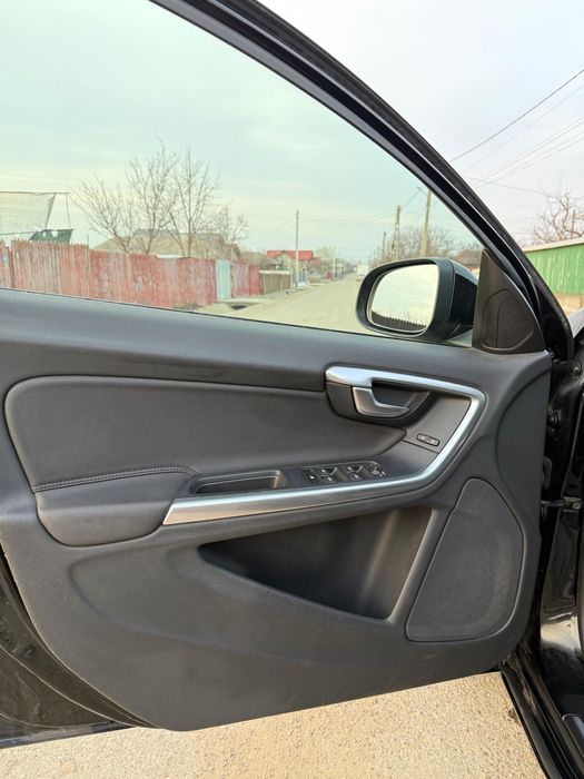 Volvo S60 T3 1.6benzina 150cp 2011