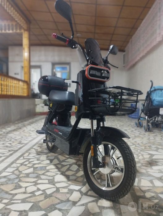 Scuter Bonvi qora yangisi