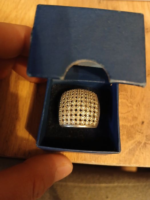 Масивен сребърен дамски пръстен с цирконий