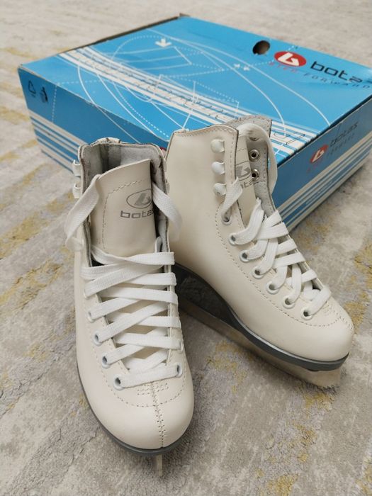 Коньки для фигурного катания