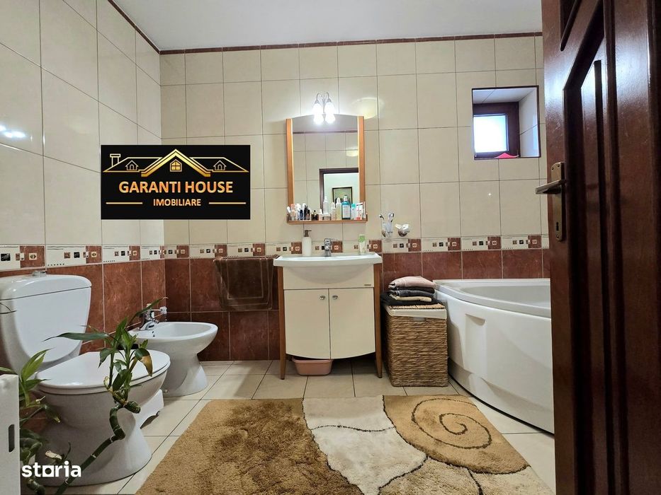 Zona Hollosy Simon, casa P+M, 370 mp teren, 360 000€