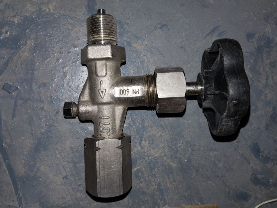 запорный вентиль для манометров WIKA, модель 910.11,