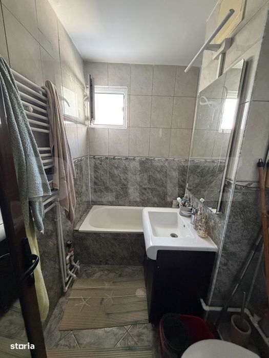 Apartament 3 camere zona Piata Centrala