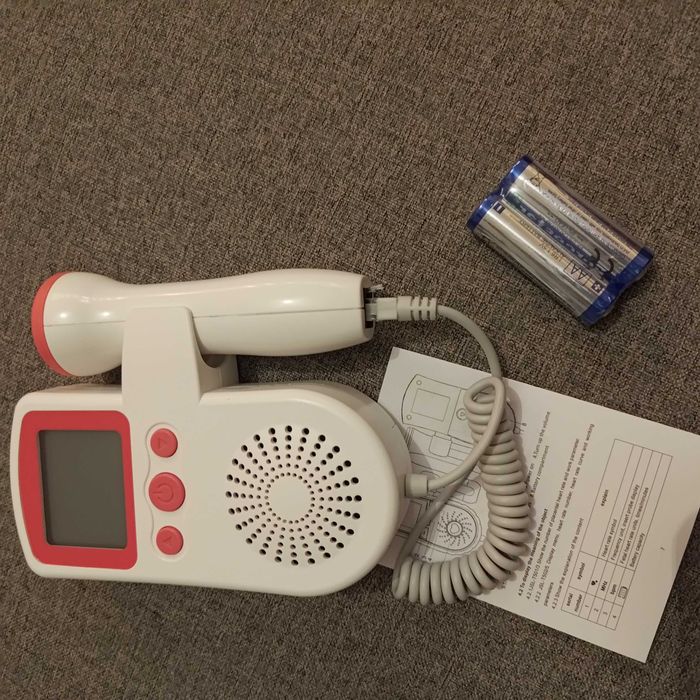 Фетален доплер за слушане на сърдечния ритъм на бебето