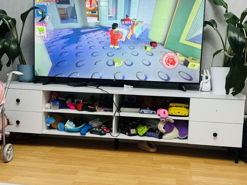 Пуфиг,стол табуреткасымен,под тв