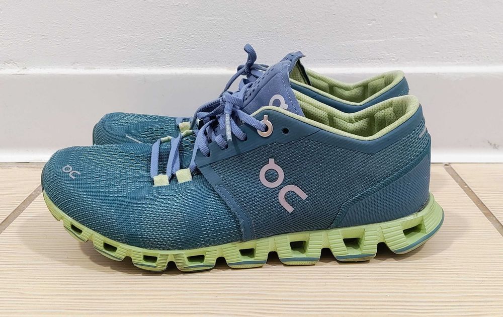 Pantofi sport On Cloud, marimea 37 (23 cm)