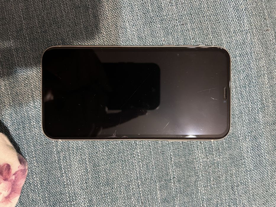 Продам айфон 11 белый