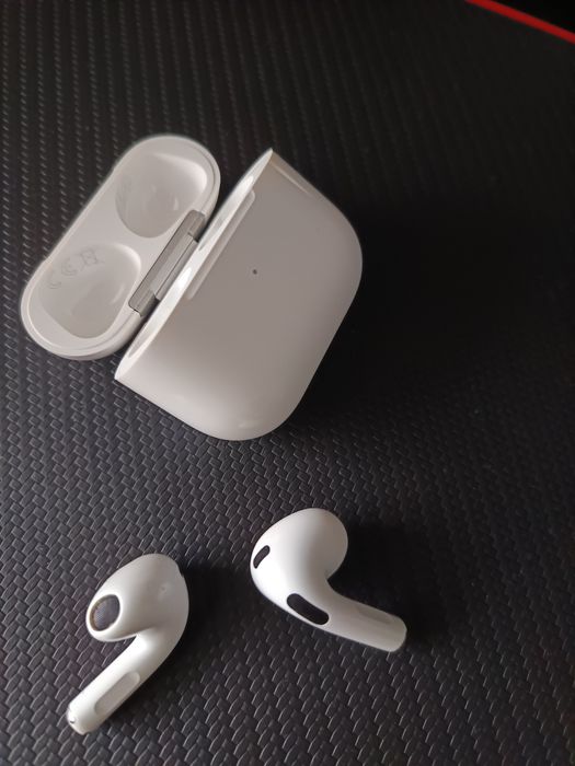 Vând căști Apple Airpods