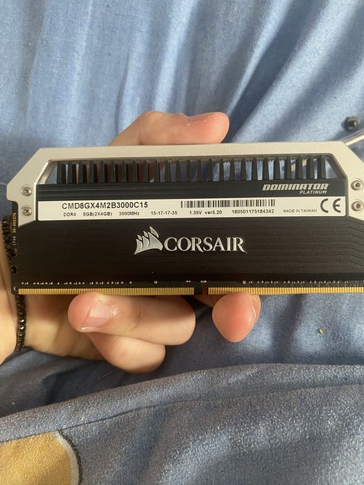 placute de 8gb (2x4 gb) DDR4 300MHZ