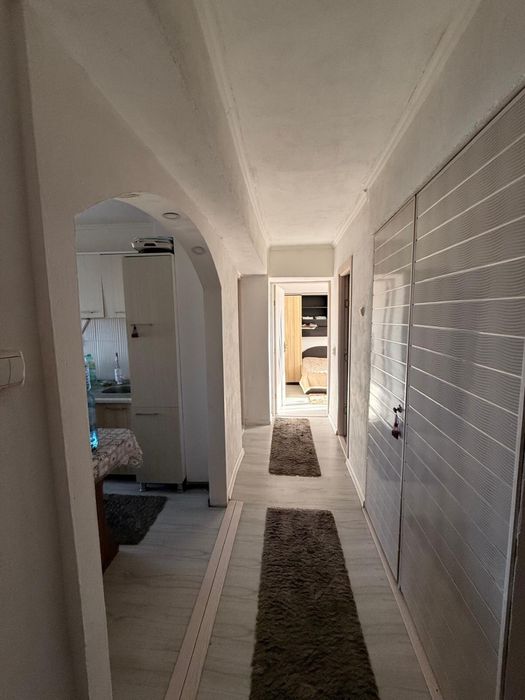 Apartament 3 camere de vanzare