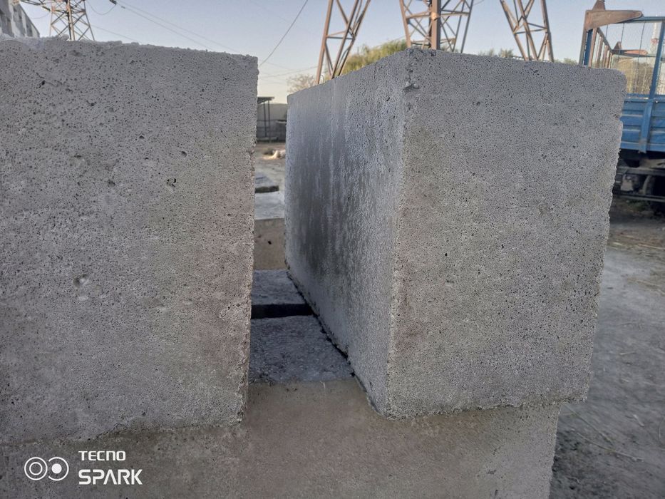 Polistrol blok sotiladi..