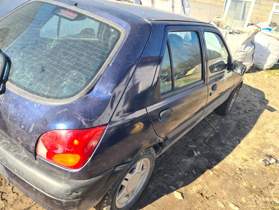 Форд Фиеста 1.3 Ford Fiesta 1.3 на части