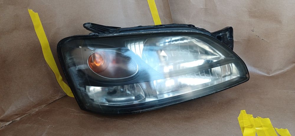 Продам фары от субару аутбек