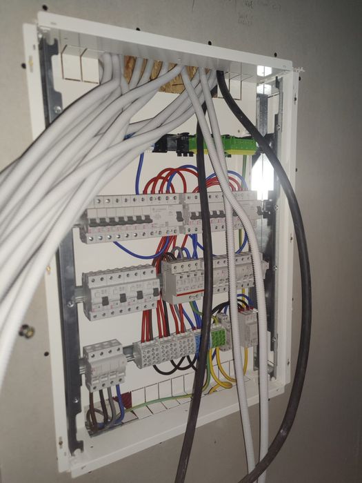 Electrician autorizat