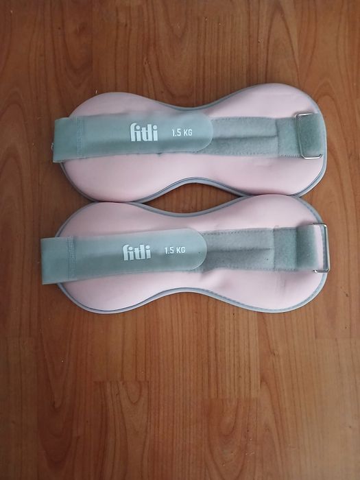 Saculeti fitness incheieturi , glezne sau brate  .