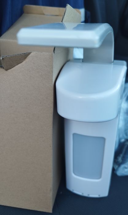 Дозатор за течен сапун / дезинфектант – стенен