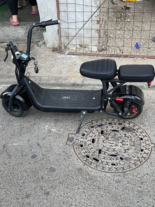 Vand Scuter electric in stare bune