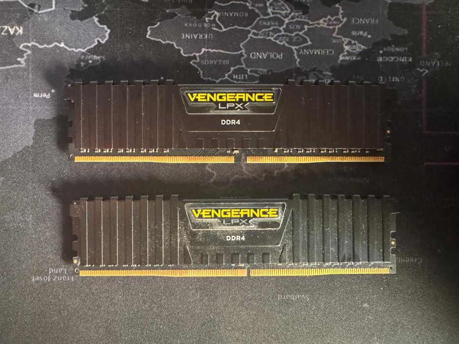 KIT memorii DDR4 Corsair Vengeance 2 x 8 gb 16 gb 2400 mhz