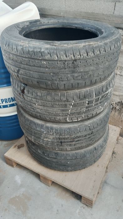 Продам летние шины комплект