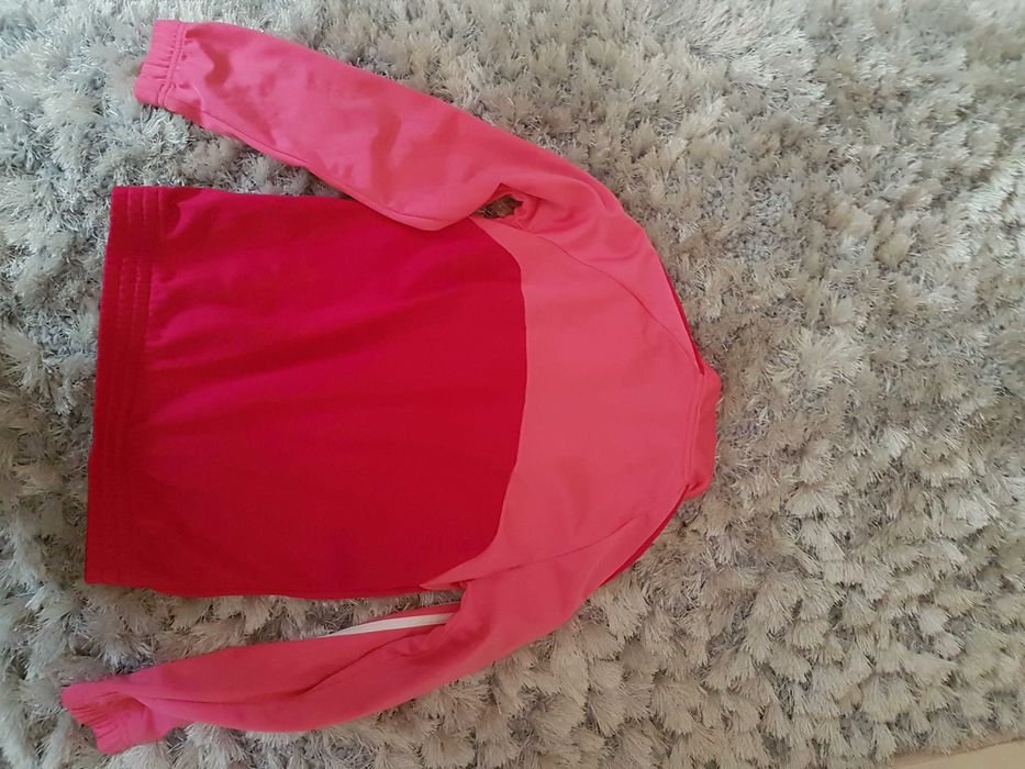 Анцунг ADIDAS размер S-М. Суичър Adidas за тинейджъри.