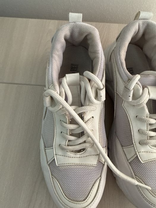 Кроссовки 36 размер. Одевала 3 раза