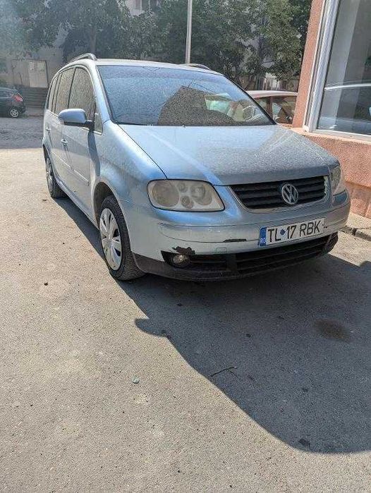 VOLKSWAGEN Touran