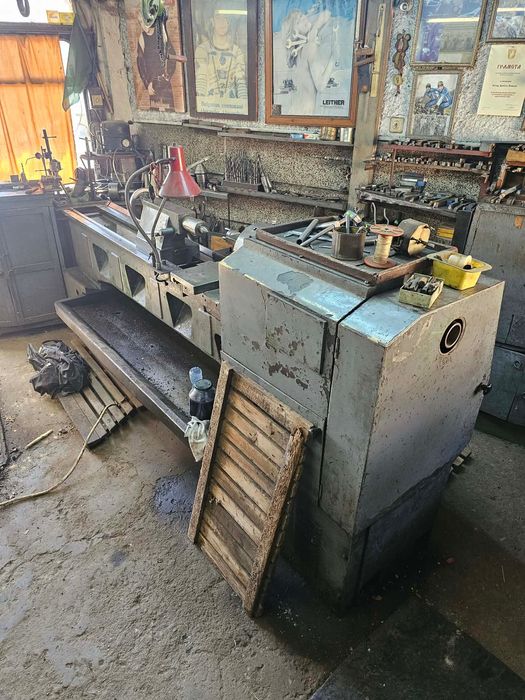 струг ц11ц  с много допълнителни инструменти