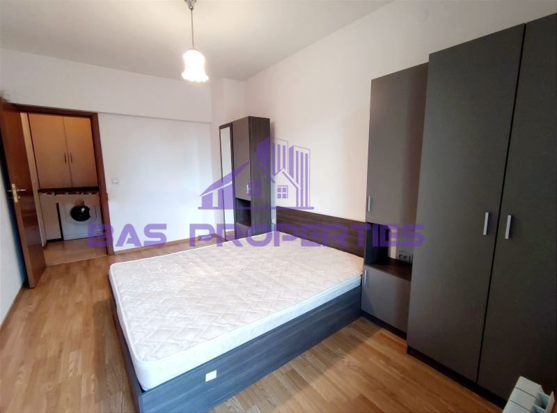Дава се под наем Двустаен апартамент в София, Лозенец - 70 кв.м за 700 € - Снимка #4