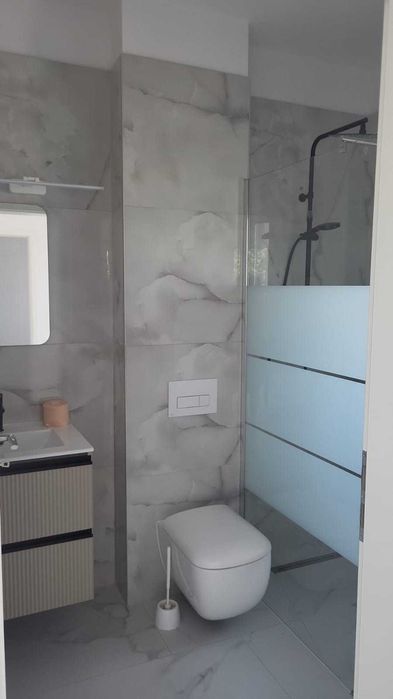 Inchiriez apartament intr-un Duplex, suprafata de 125 mp, 3 dormitoare, 2 bai, living, bucatarie, dressing, camera tehnica, zona Mosnita Veche,