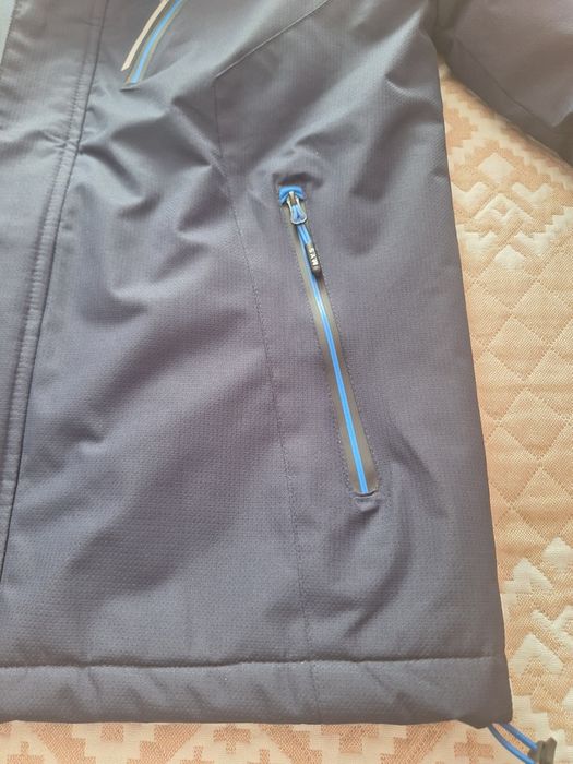 Продам куртку для мальчика