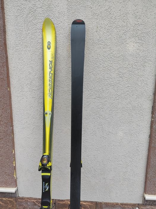 Ски - жълти и сини