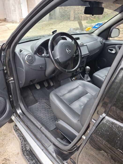 Vând  Dacia Duster