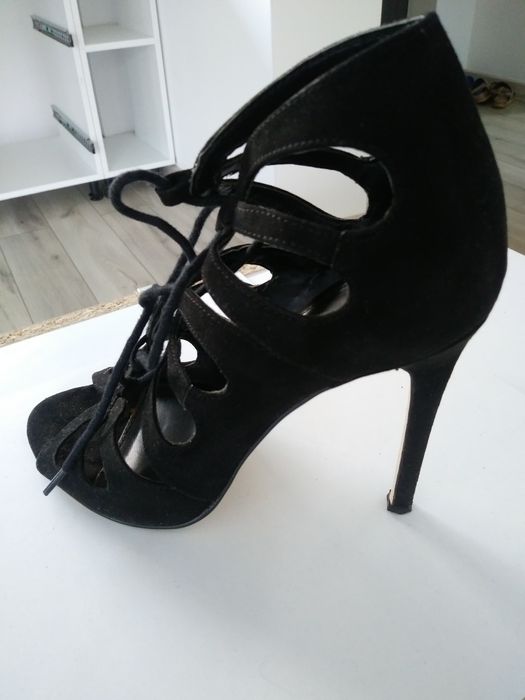 Sandale.  NEW  LOOK    si   pantofi