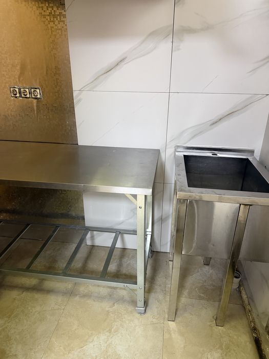 Продам железный стол ,мойка