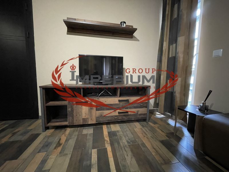 Дава се под наем Двустаен апартамент в Варна, Колхозен пазар - 65 кв.м за 408 € - Снимка #1