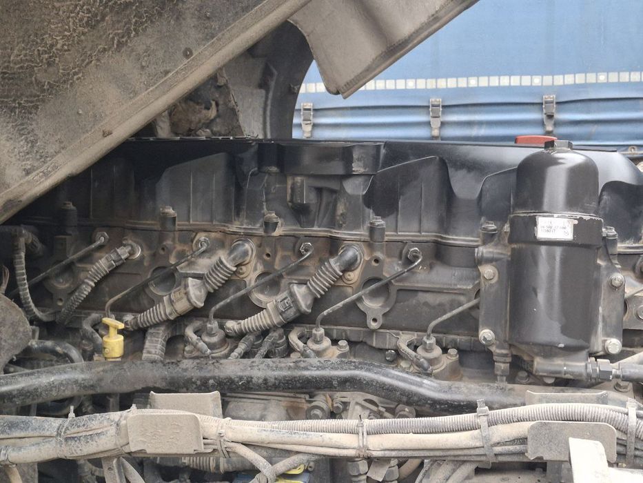 DAF EURO5 2011 yil matori sotiladi.