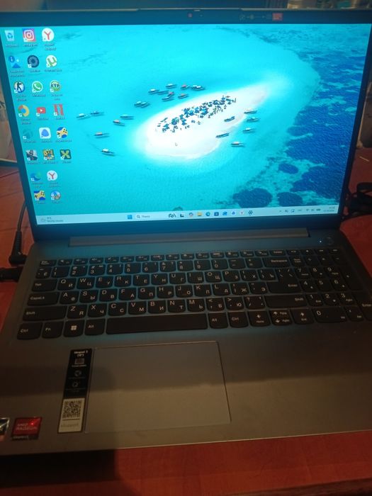 Ноутбук LeNOVO...
