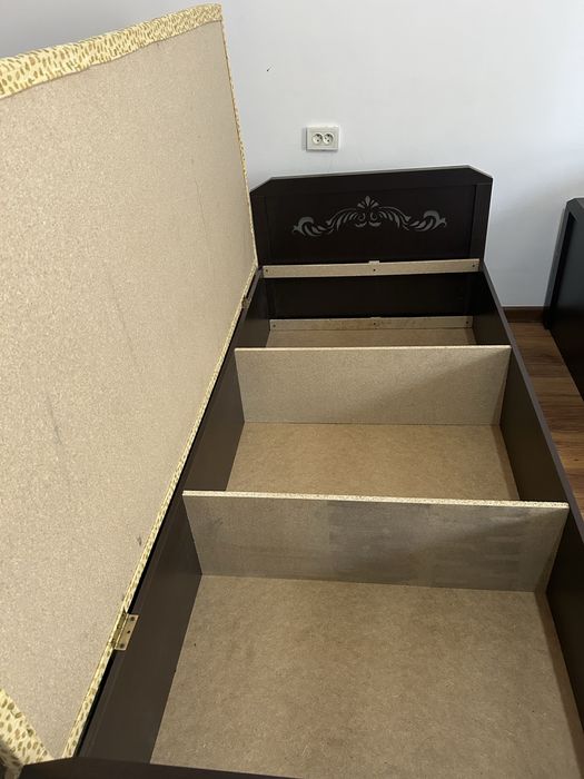 Кровать в хорошем состоянии