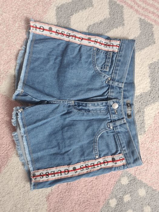 Blugi scurti 14 ani(165 cm ) merge un XS adult