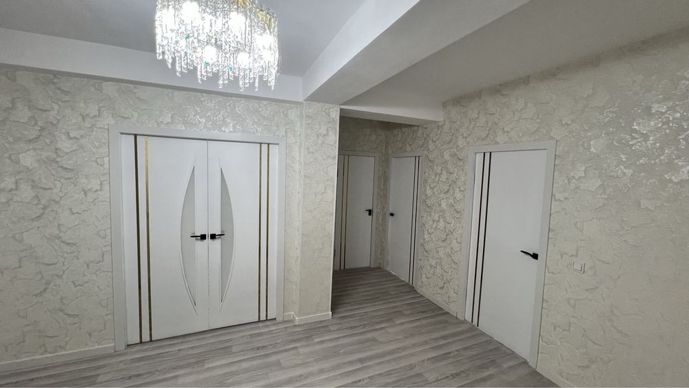 В новостройке продается 3х комнтатная квартира на 2 этаже, не угловая