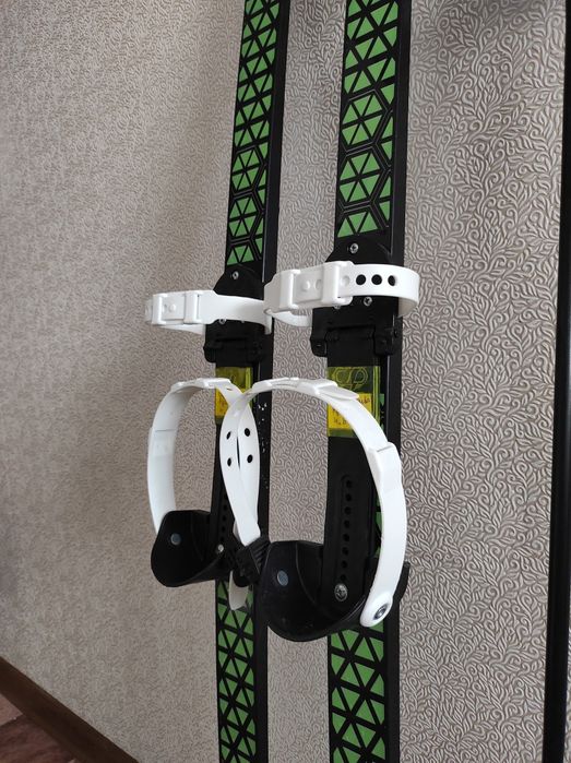 Лыжи детские 140 см