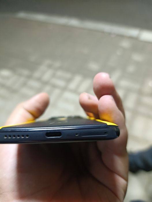 Телефон поко х7 .