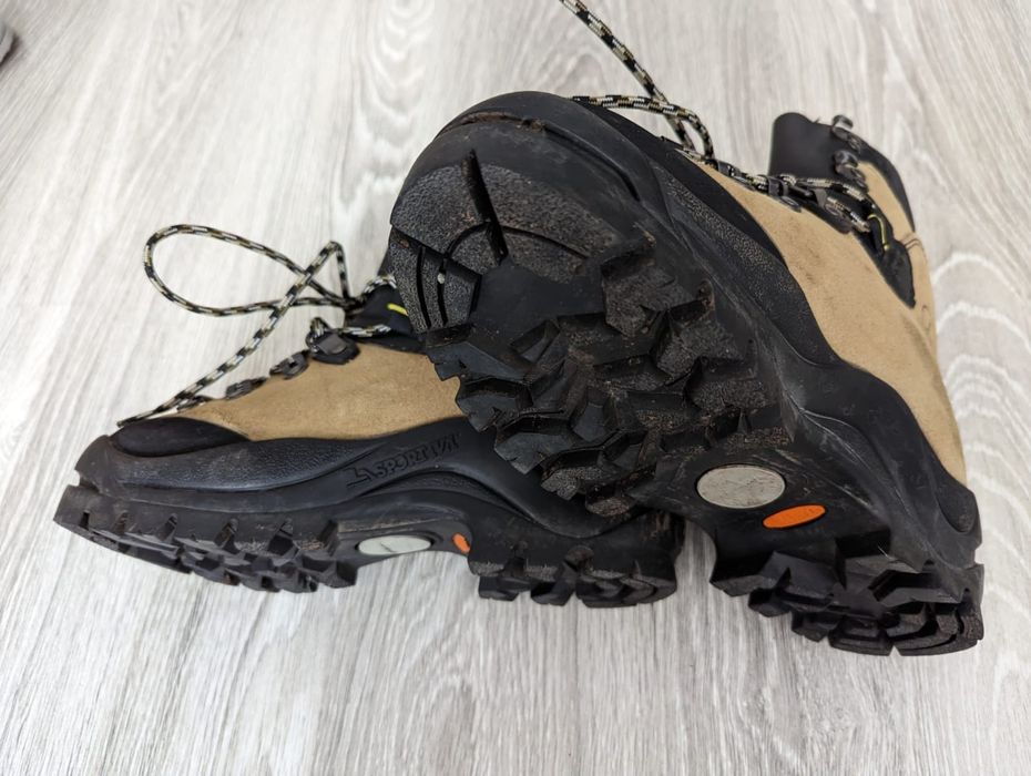 Bocanci de munte La Sportiva