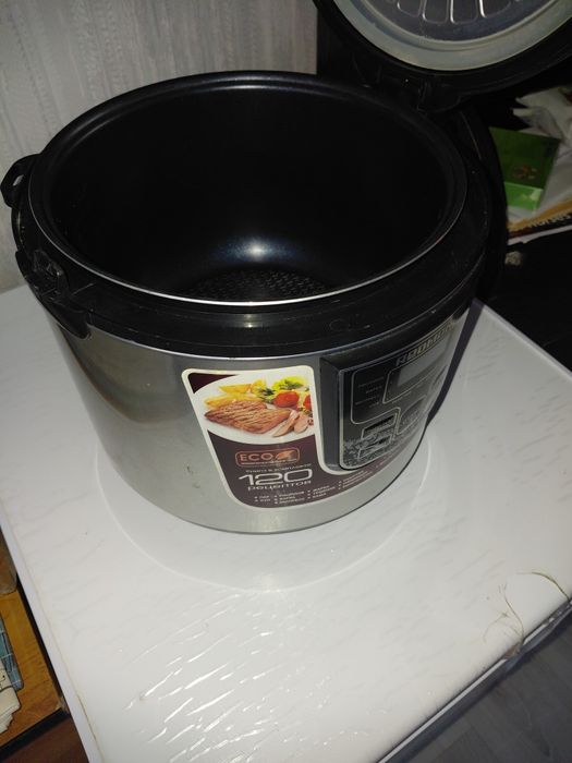 Продам Мультиварку состояние хорошее