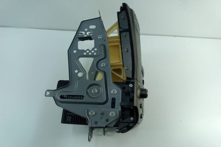 Radio CD Player / MP3 Player / AUX  Bluetooth / Panel Clima 861205337