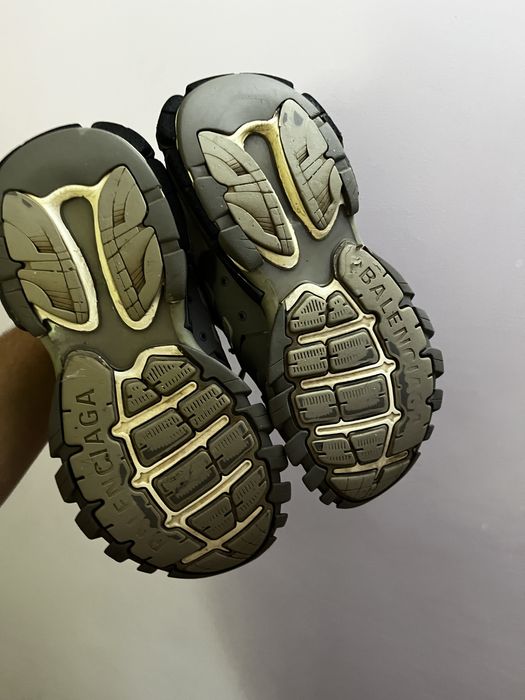 Balenciaga track