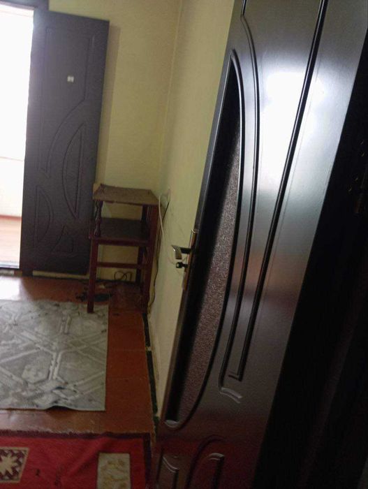 Сдается 1 комнатная квартирана 4 этаже в 4 этажке в Гульбахоре