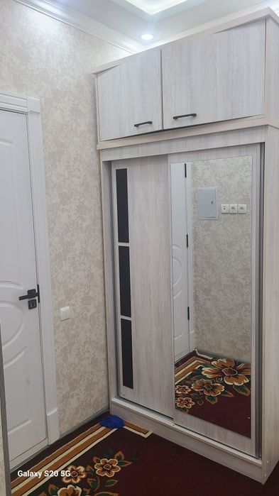 СРОЧНО !! ПРОДАЁТСЯ Квартира в Яшнабаде 75 кв/м 4x комнатная дубовой