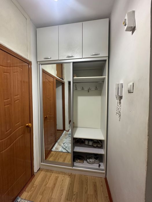 Шкаф купе с зеркалом