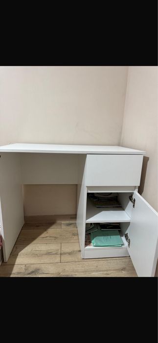 стол письменный в хорошем состоянии